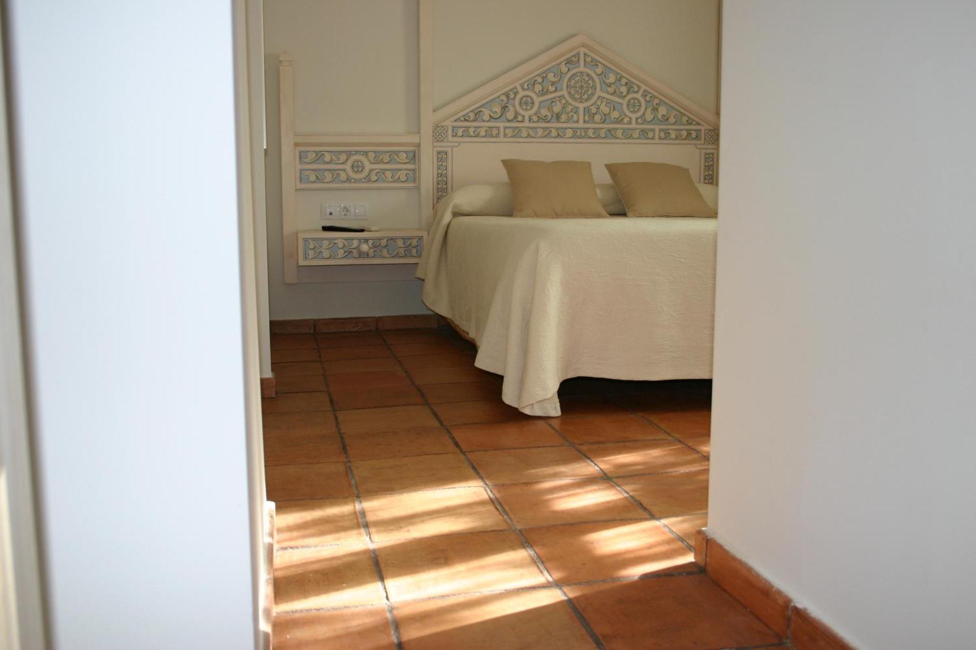 Hostal Santa Maria De Ubeda ภายนอก รูปภาพ