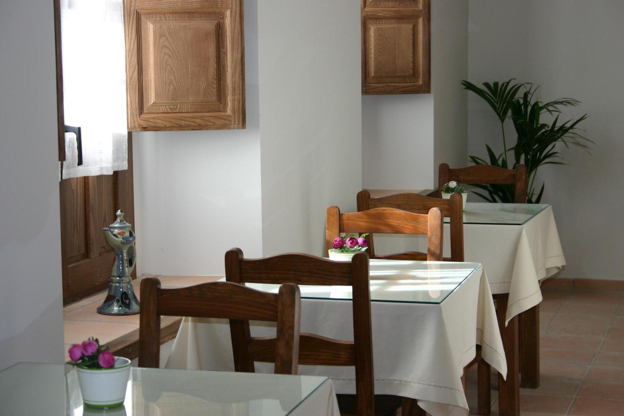 Hostal Santa Maria De Ubeda ภายนอก รูปภาพ