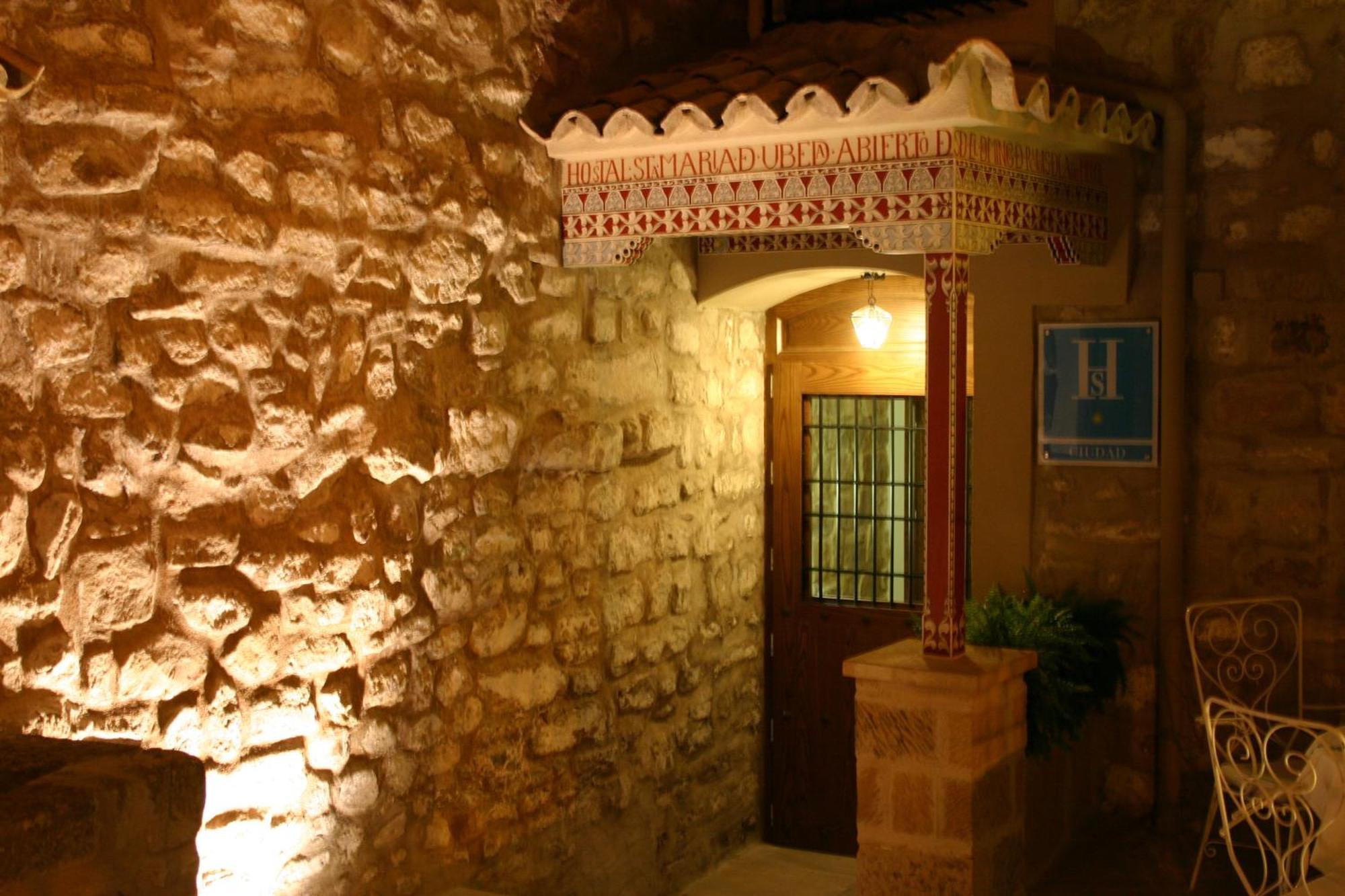 Hostal Santa Maria De Ubeda ภายนอก รูปภาพ